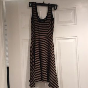 Sleeveless dress